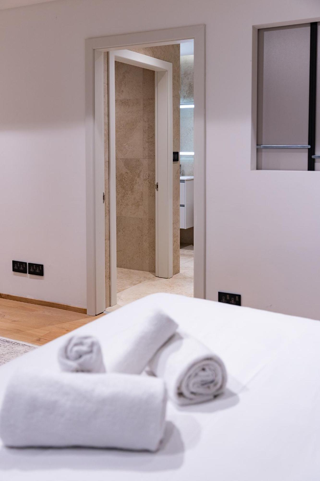 Florette Suite 1Br With Stunning Lounge Terrace By Arcobnb Floriana Eksteriør billede